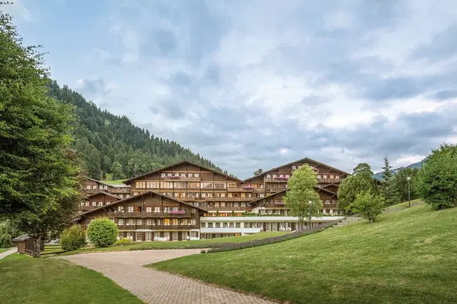 HUUS Gstaad Hotel EXTERIOR