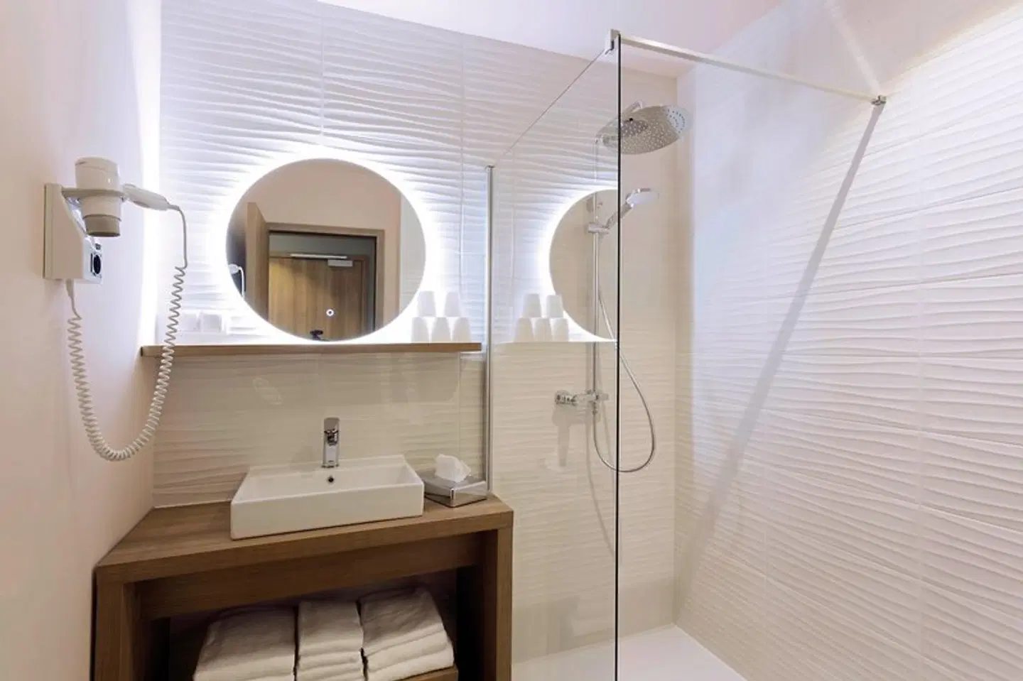 Tropical Islands OHANA Lodges Badezimmer