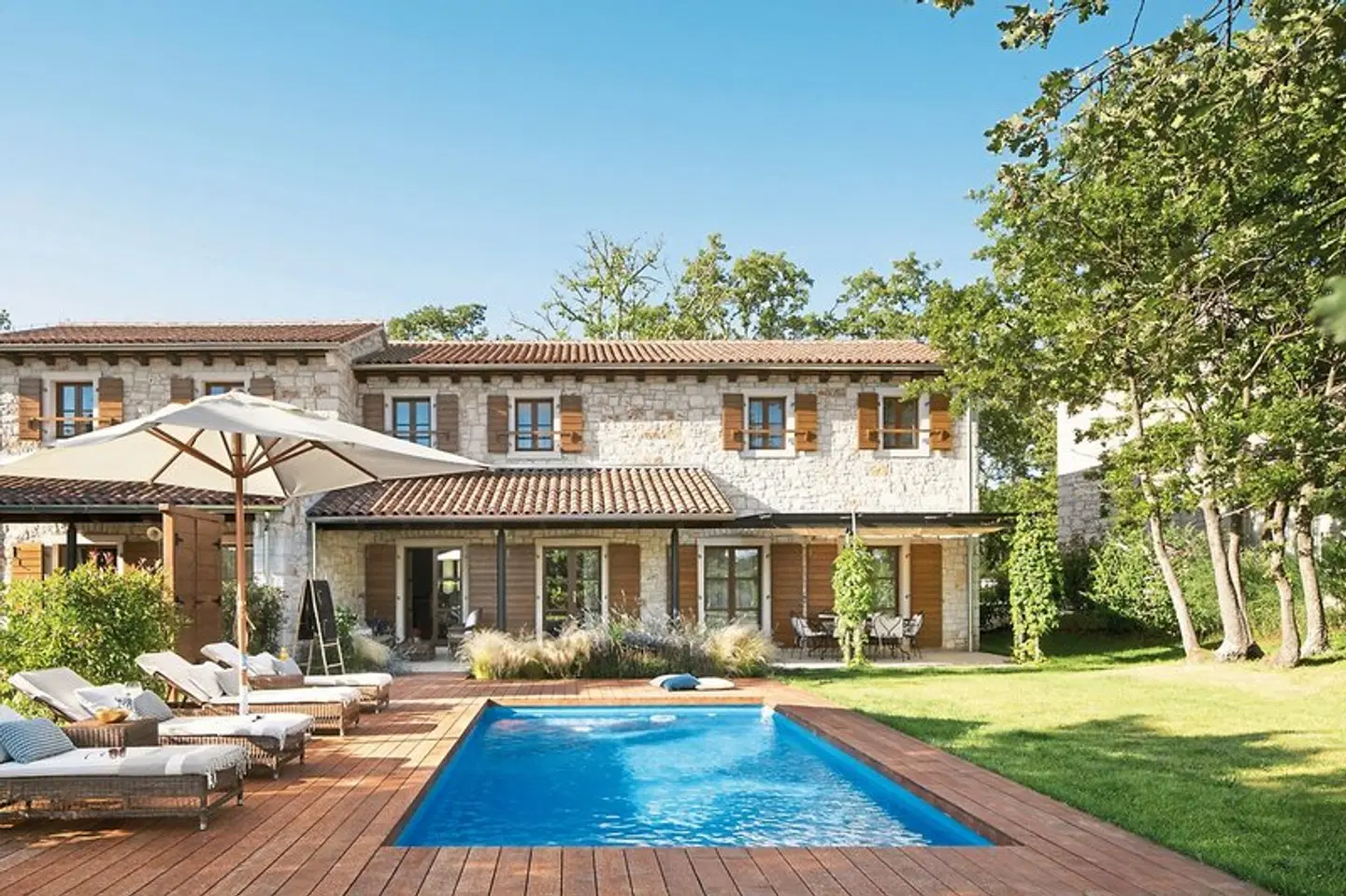 Meneghetti Wine Hotel & Winery OUTDOOR_POOL
