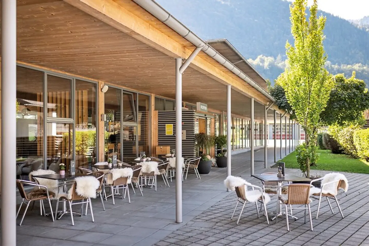 JUFA Hotel Montafon Terrasse