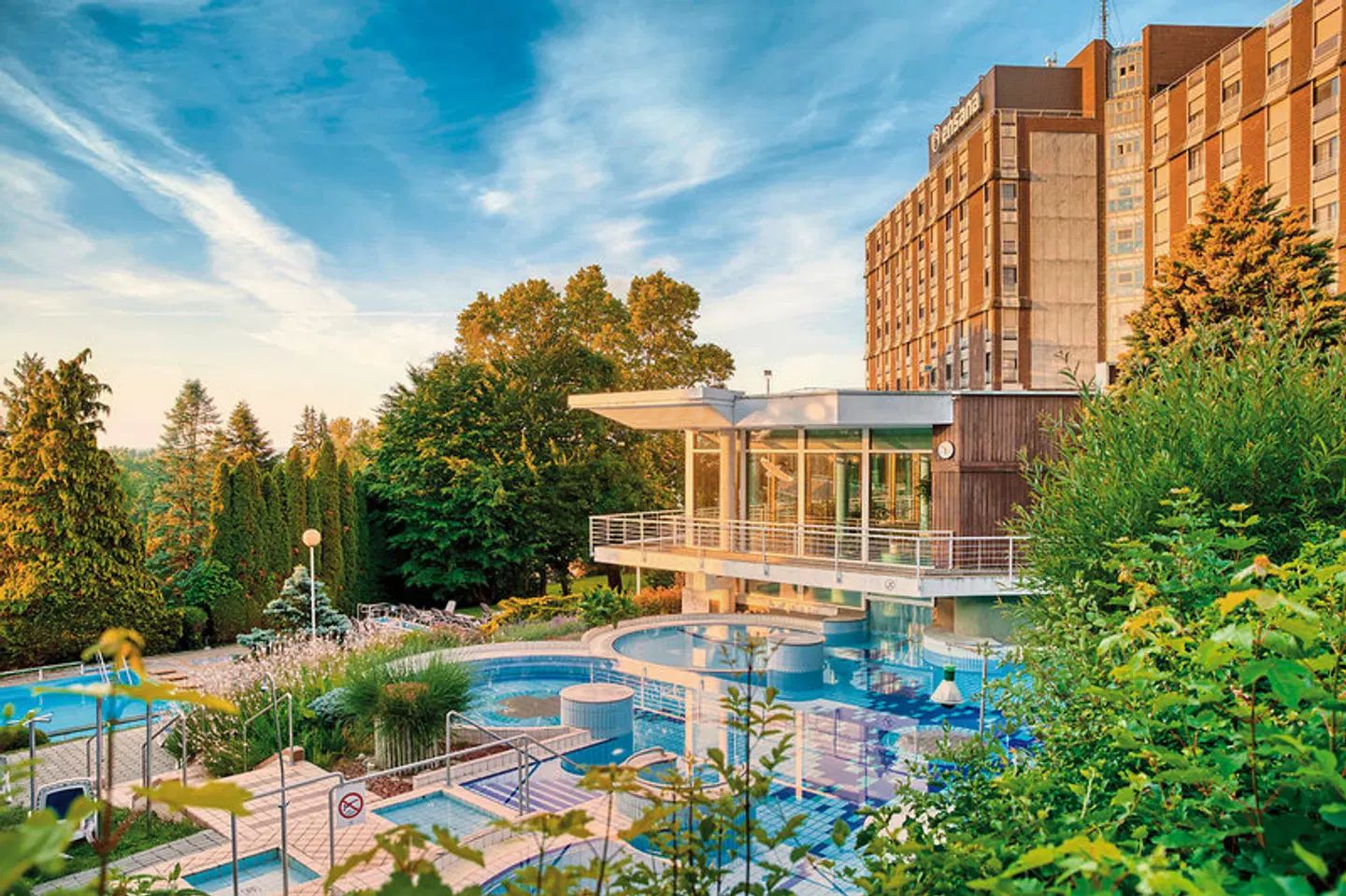 Ensana Thermal Aqua Health Spa Hotel EXTERIOR