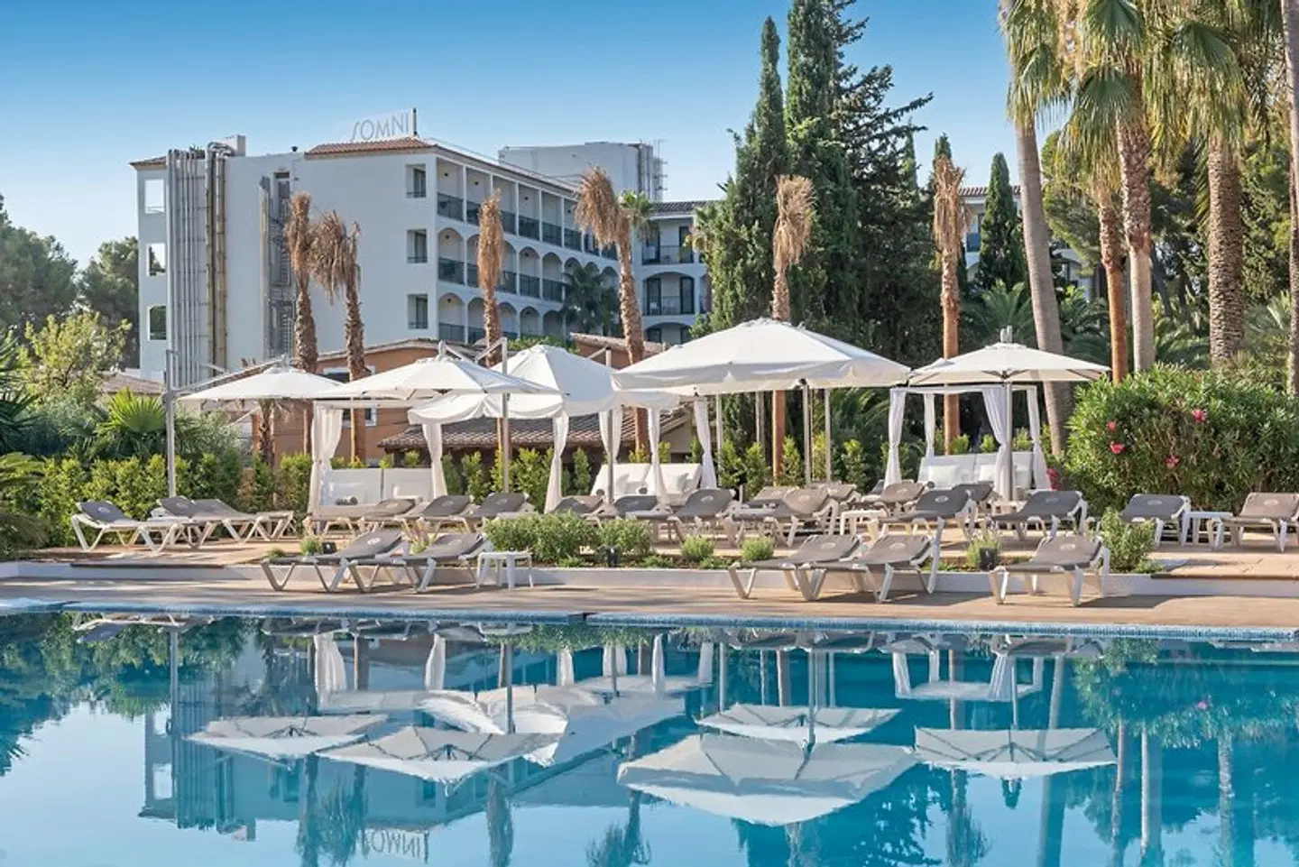Valentin Grand Park Suite Hotel OUTDOOR_POOL