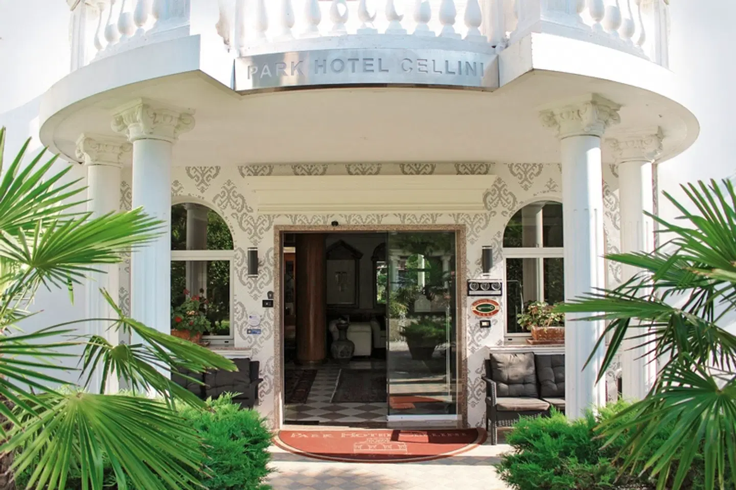 Park Hotel Cellini EXTERIOR