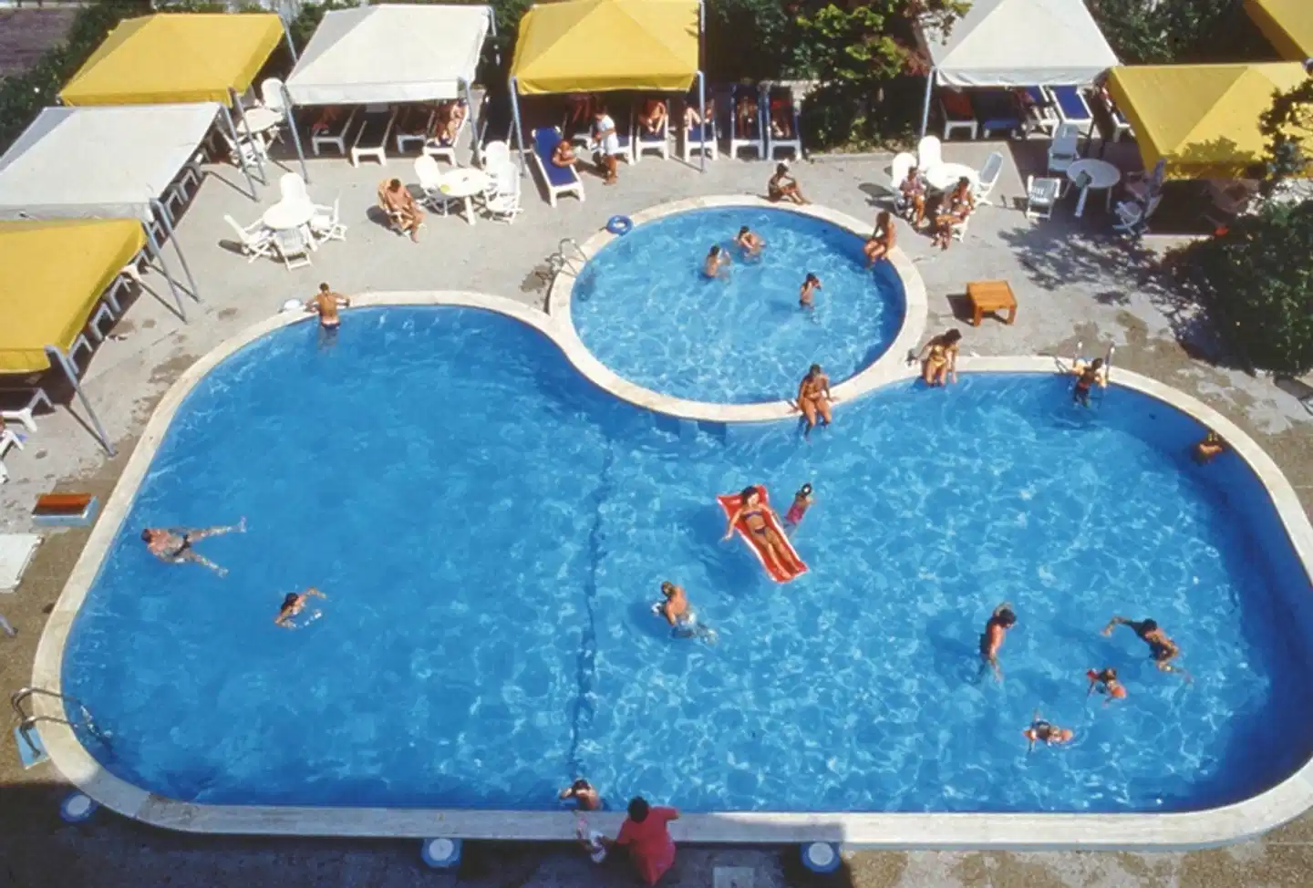 Caravelle Pool