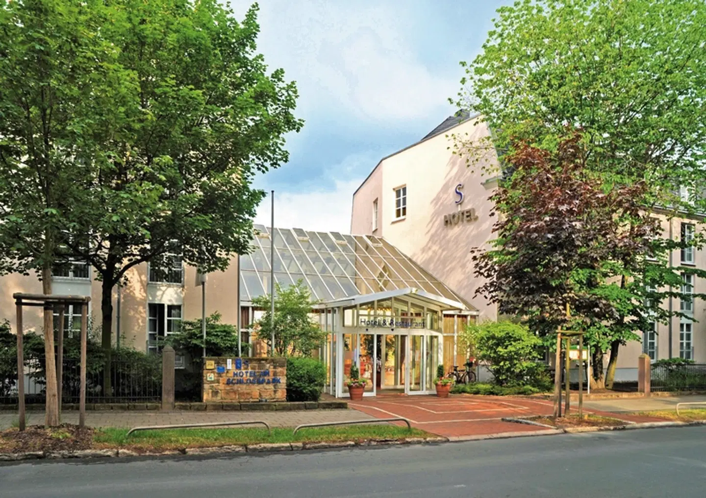 Hotel am Schlosspark EXTERIOR