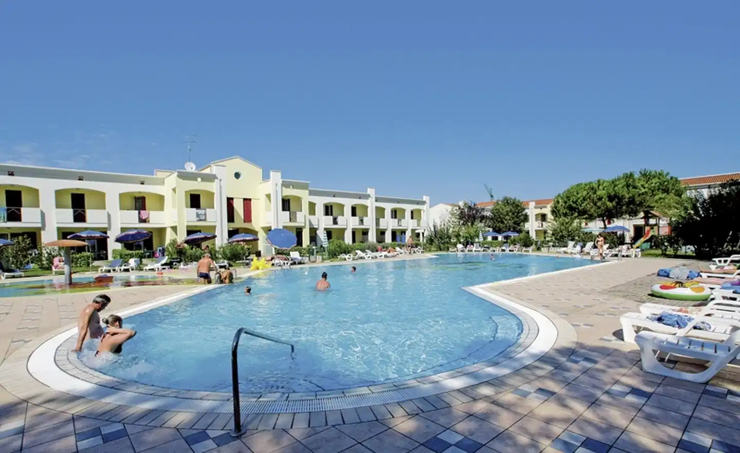 Villaggio Calycanthus Pool