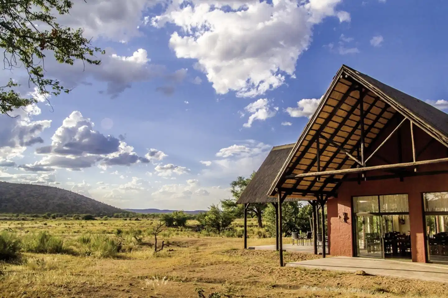 Hobatere Lodge Aussenansicht