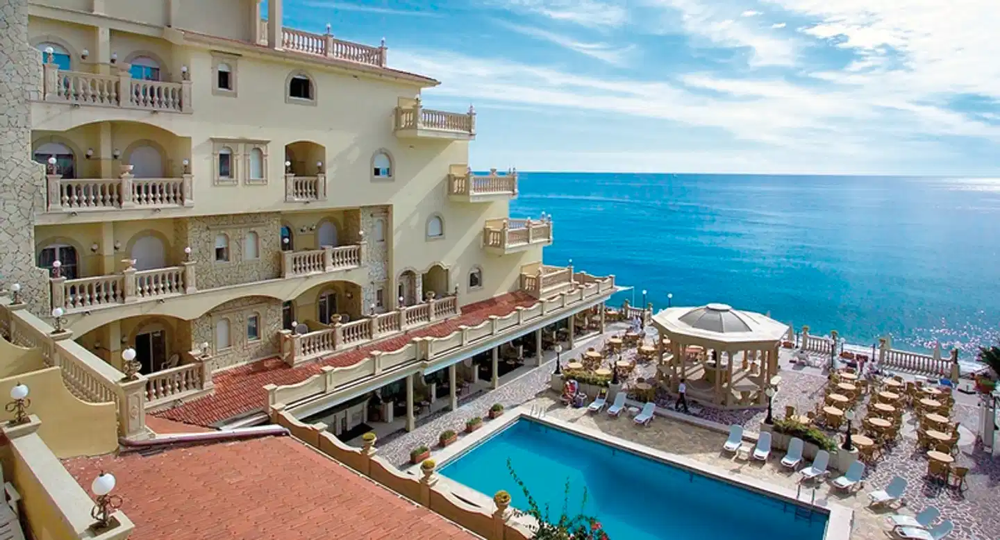 Hellenia Yachting Pool