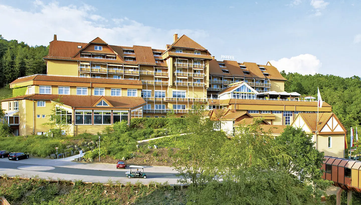 Göbel's Hotel Rodenberg EXTERIOR