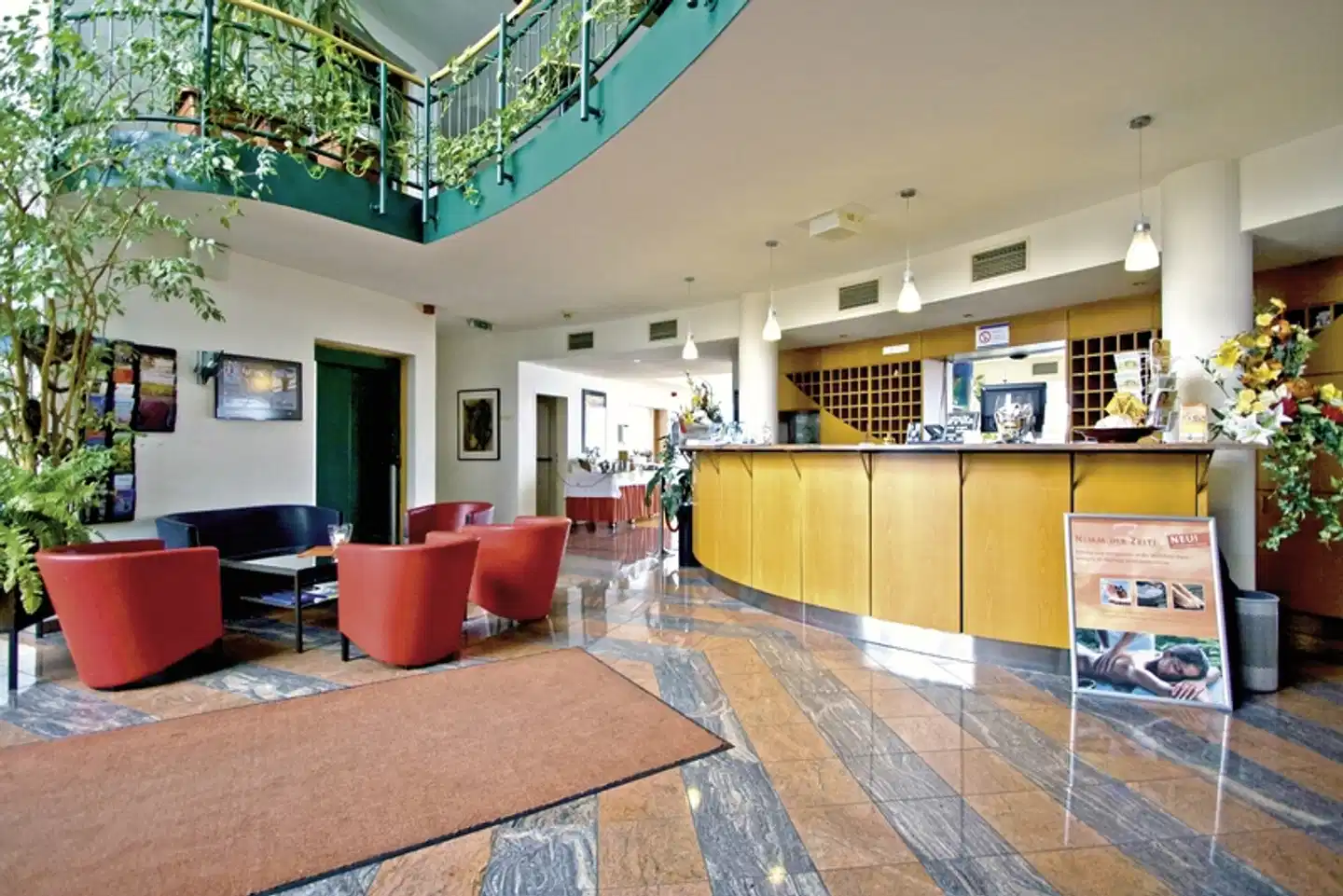Highwayhotel Herbolzheim Lobby