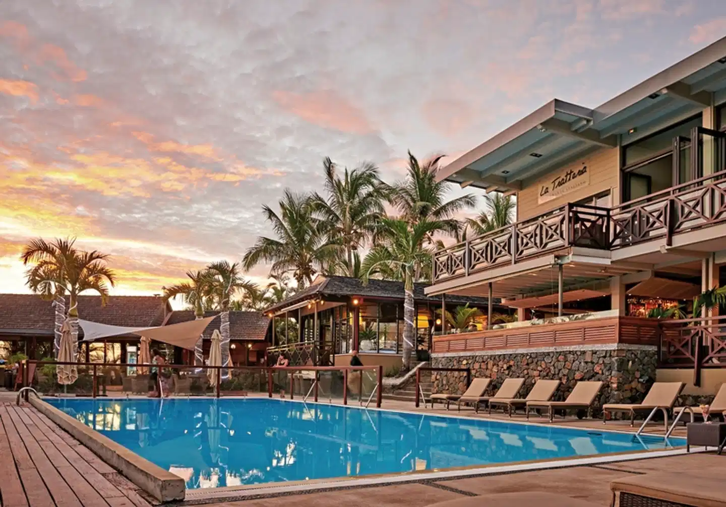 Iloha Seaview Hotel Pool