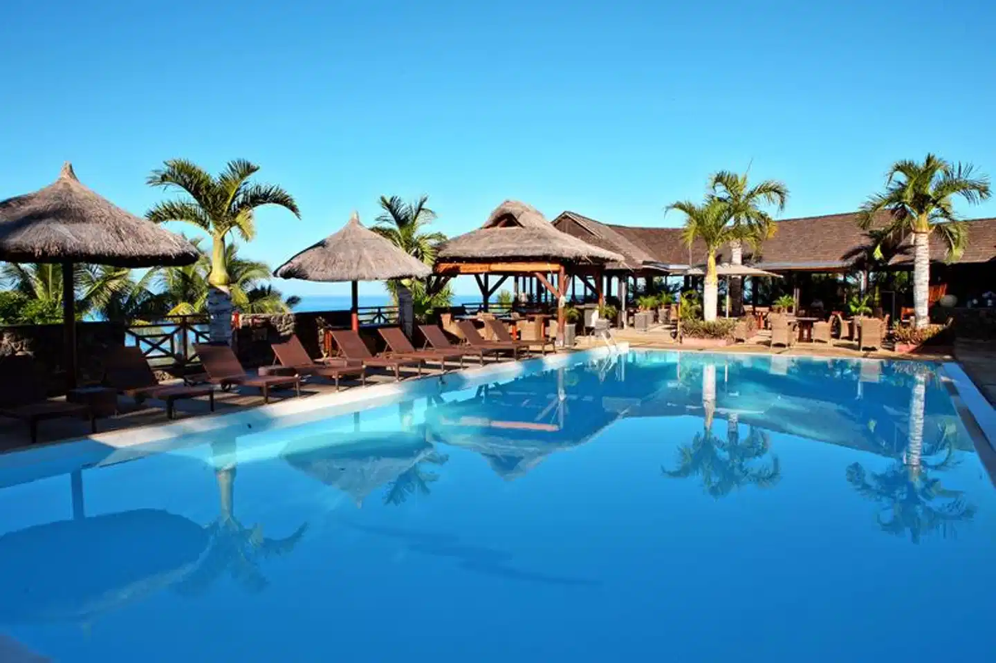 Iloha Seaview Hotel Pool