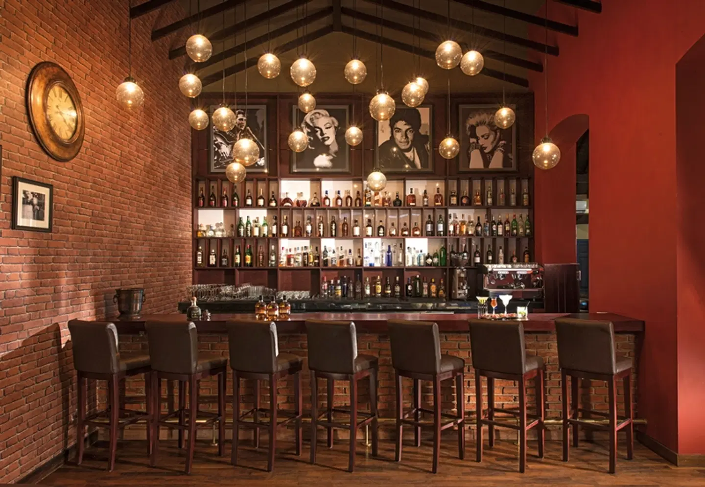 Uga Residence Bar