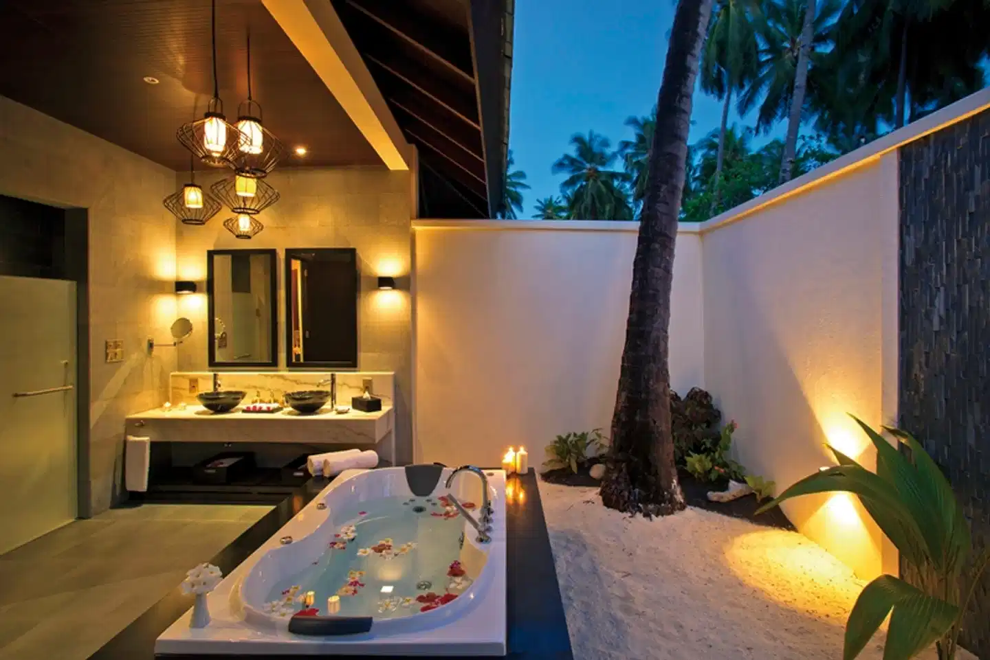 Atmosphere Kanifushi Maldives Wohnbeispiel