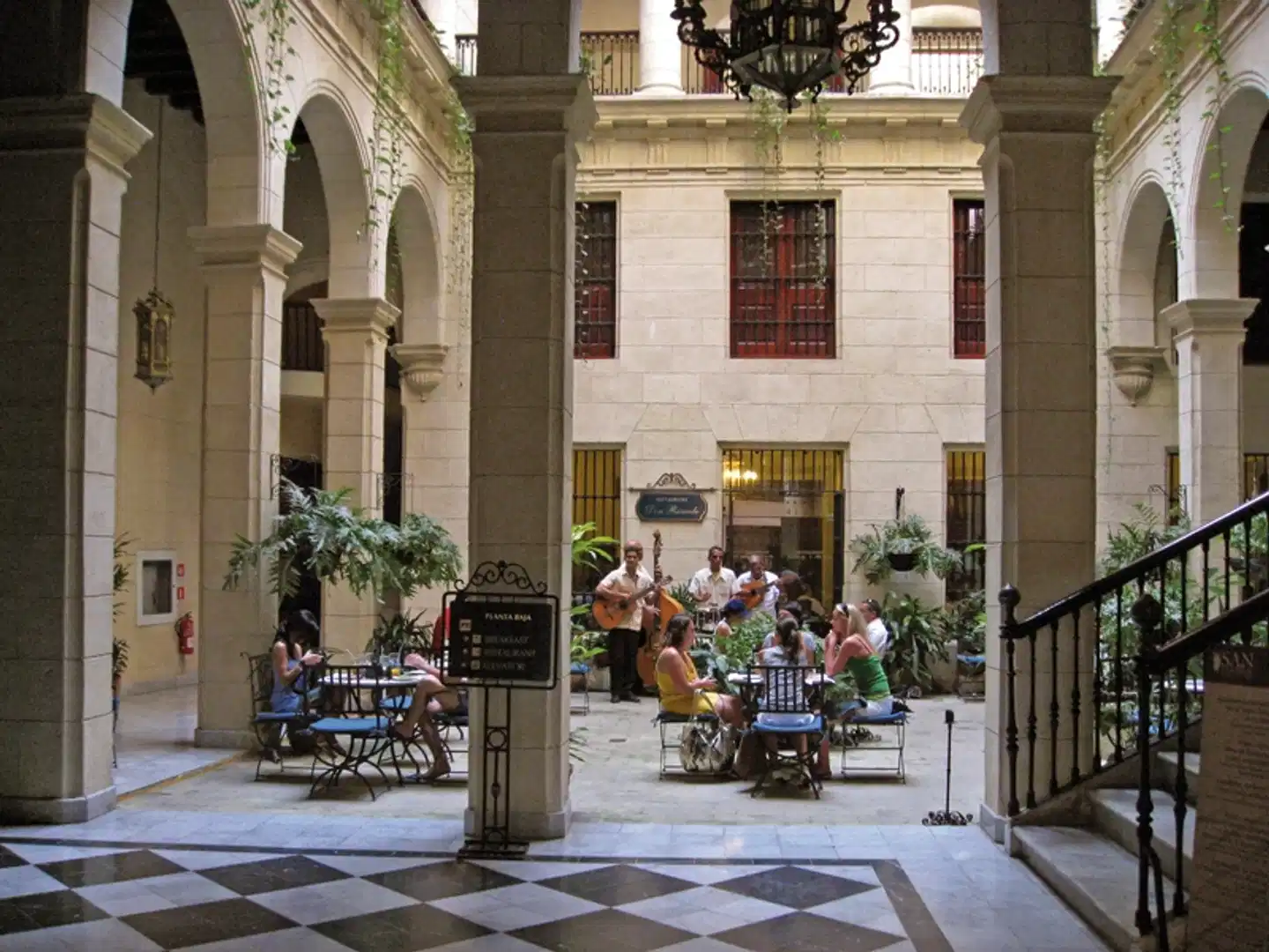 Palacio O'Farrill Lobby