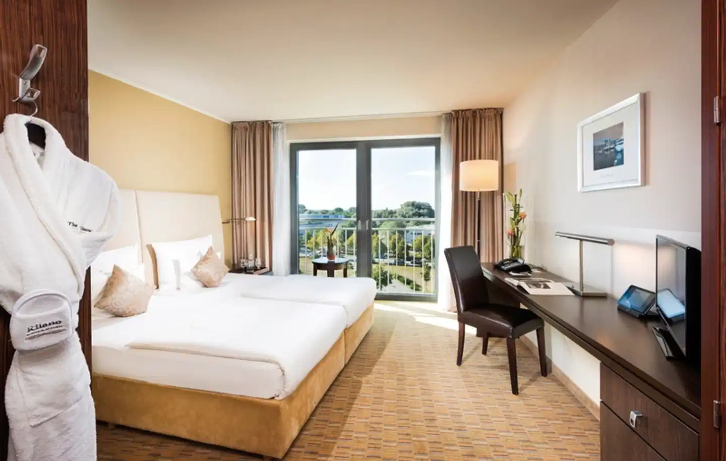 elaya hotel hamburg finkenwerder Wohnbeispiel