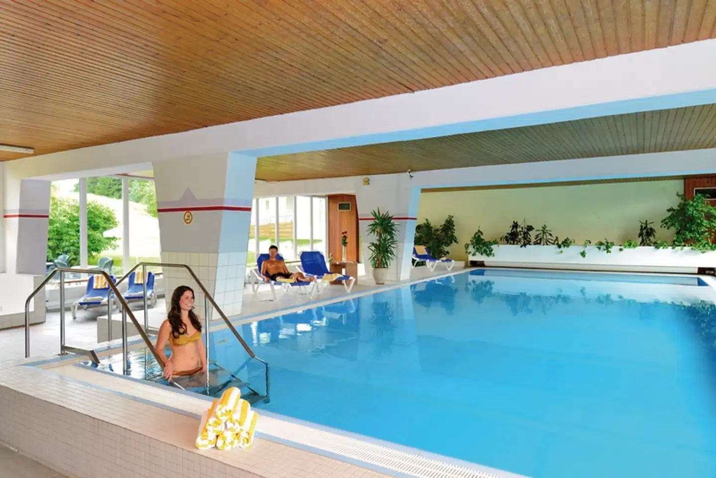 Familienhotel Kleinwalsertal Hallenbad