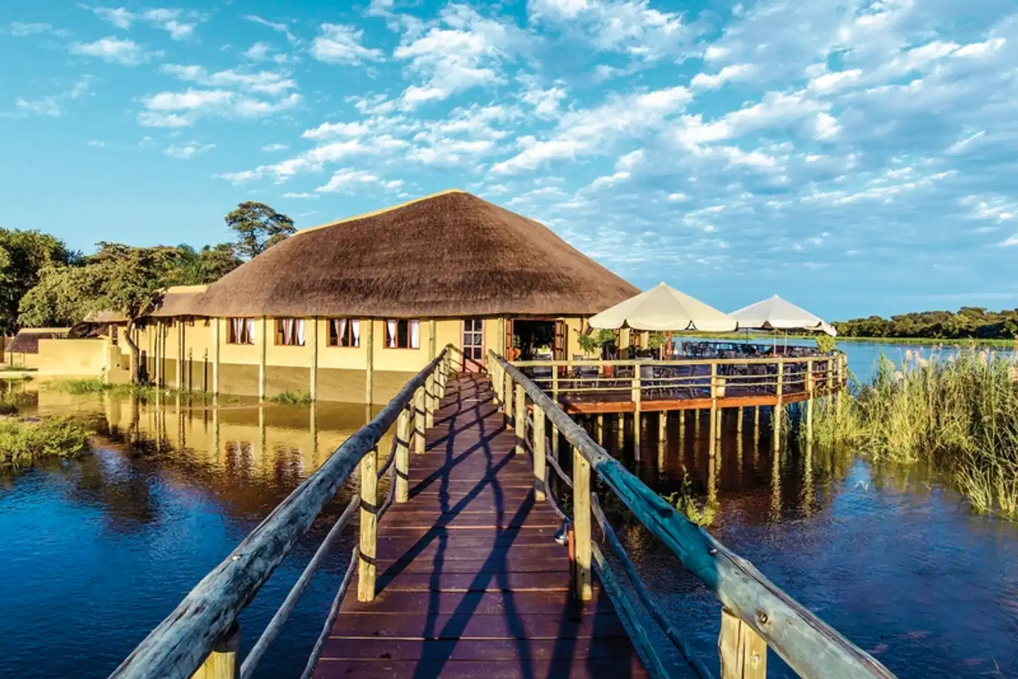 Hakusembe River Lodge Terrasse
