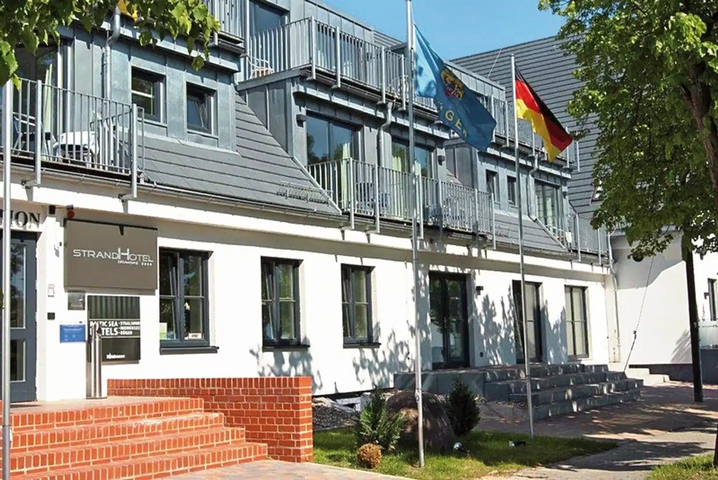 Strandhotel Dranske Aussenansicht
