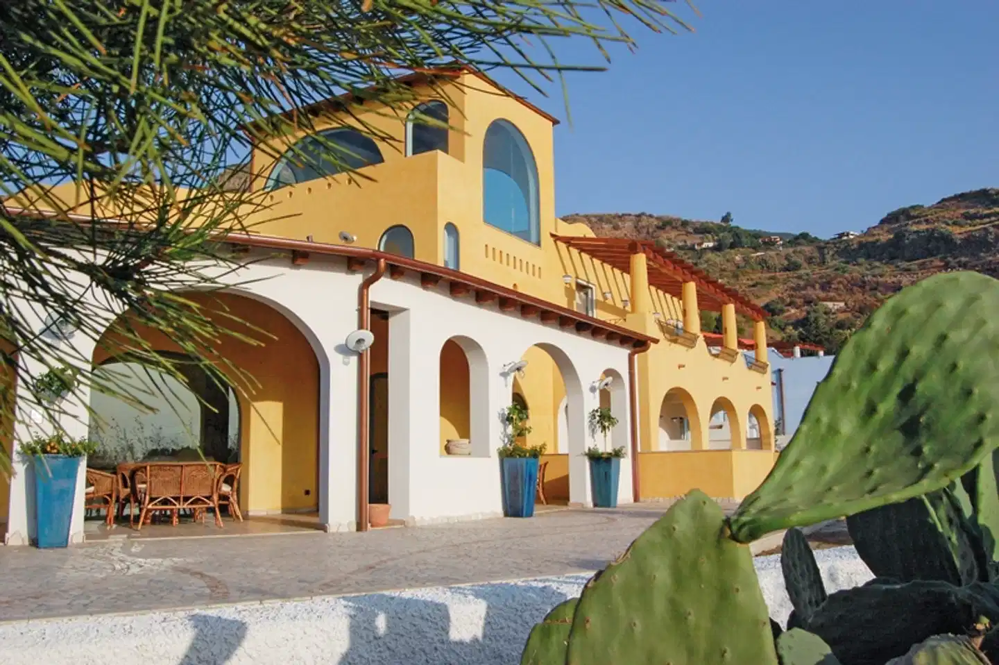 Bougainville Aussenansicht