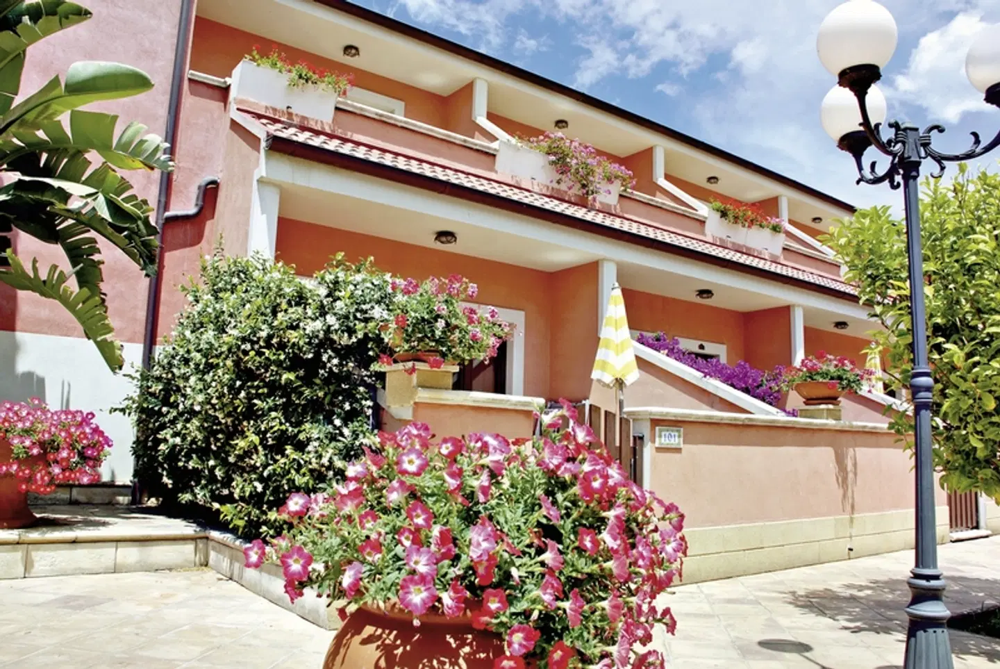 Salice Club Resort EXTERIOR