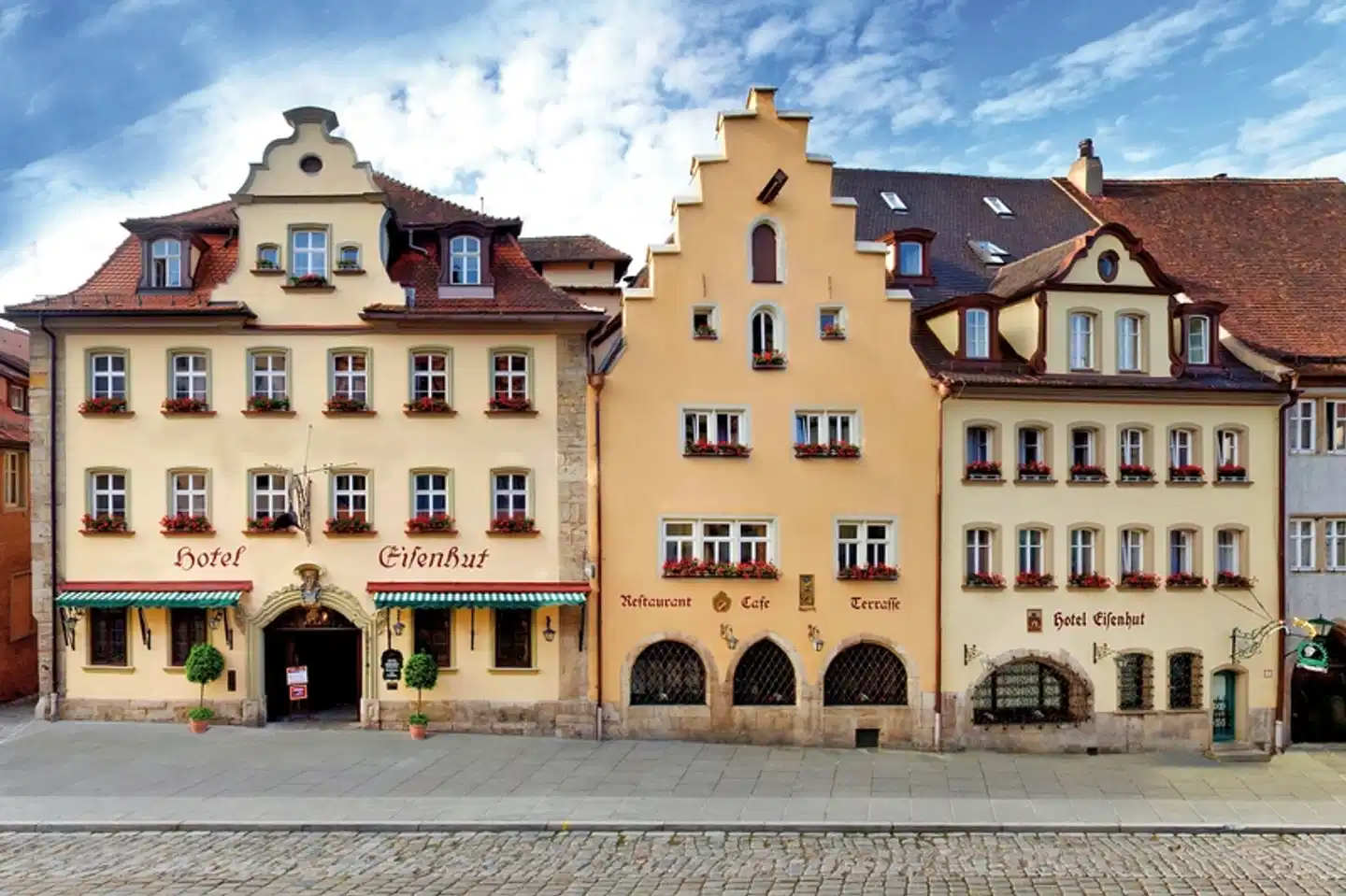Hotel Eisenhut Aussenansicht