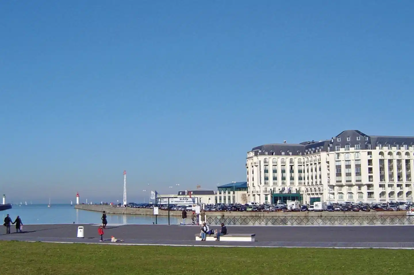 SOWELL HÔTELS Le Beach Aussenansicht