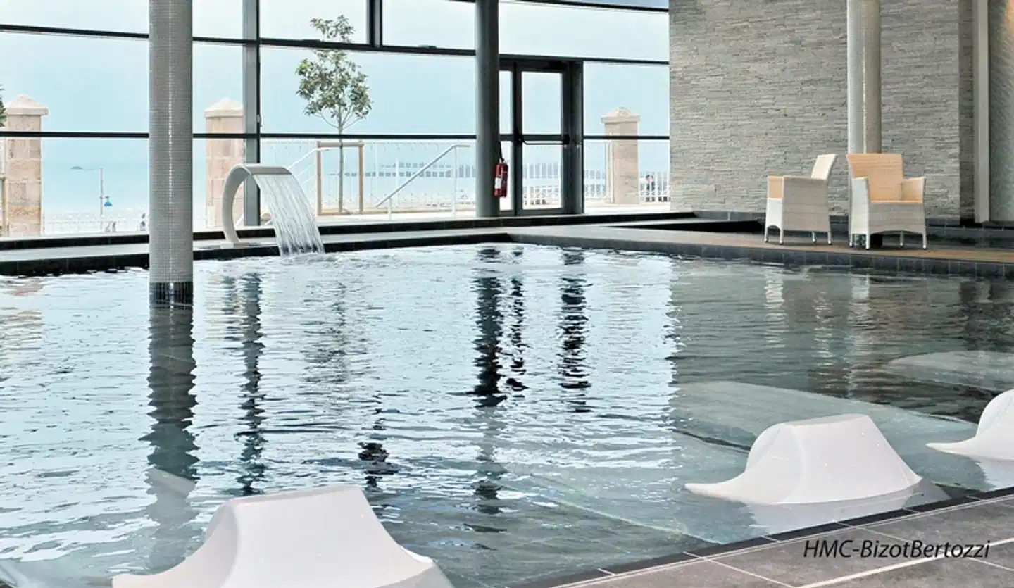 Spa Marin du Val André Thalasso Resort Hallenbad