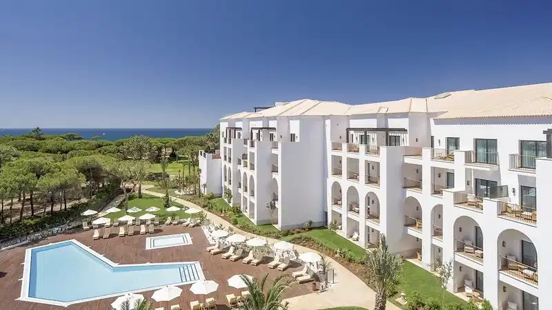 Pine Cliffs Resort: Pine Cliffs Ocean Suites & Spa – Hotelfoto