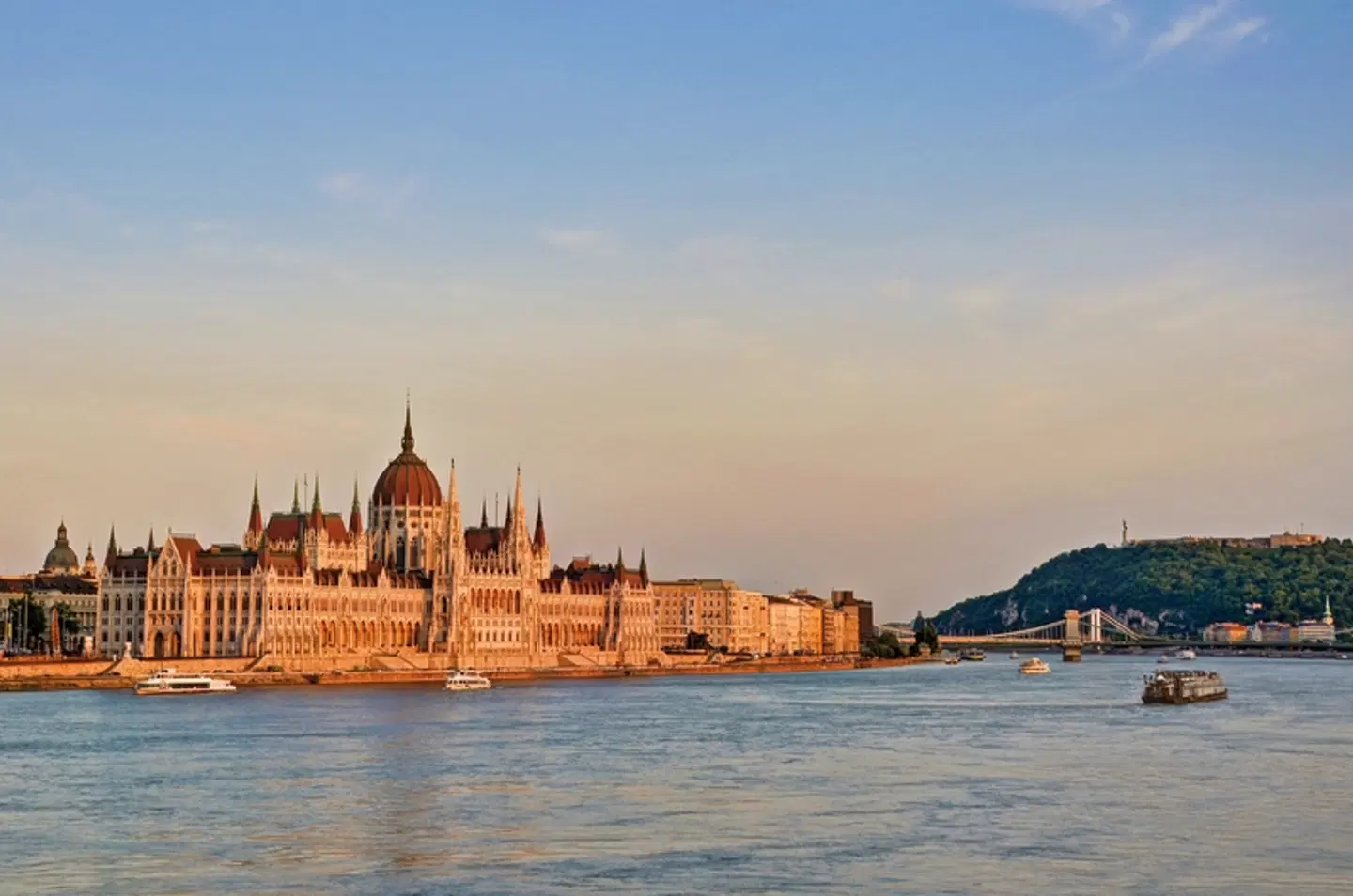 MS Primadonna - Passau-Budapest-Passau LANDSCAPE