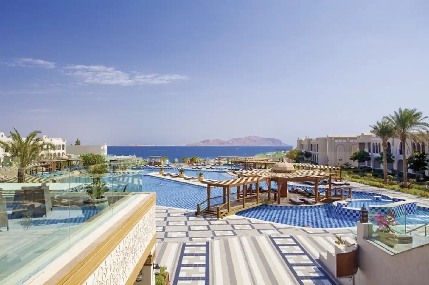 SUNRISE Arabian Beach Resort - Grand Select Pool