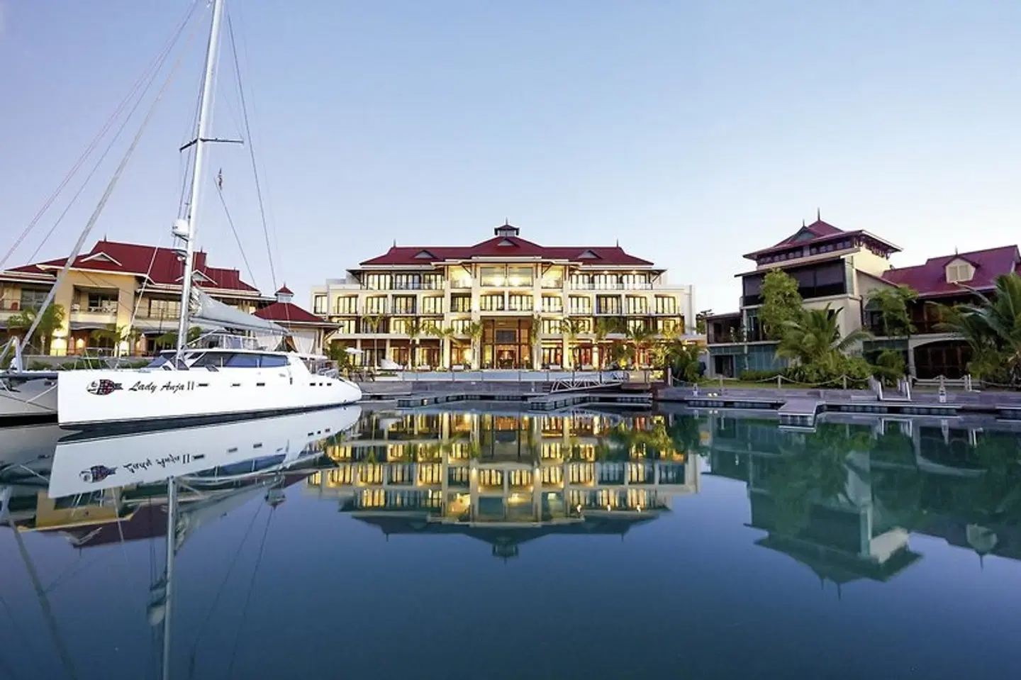 Eden Bleu Hotel EXTERIOR
