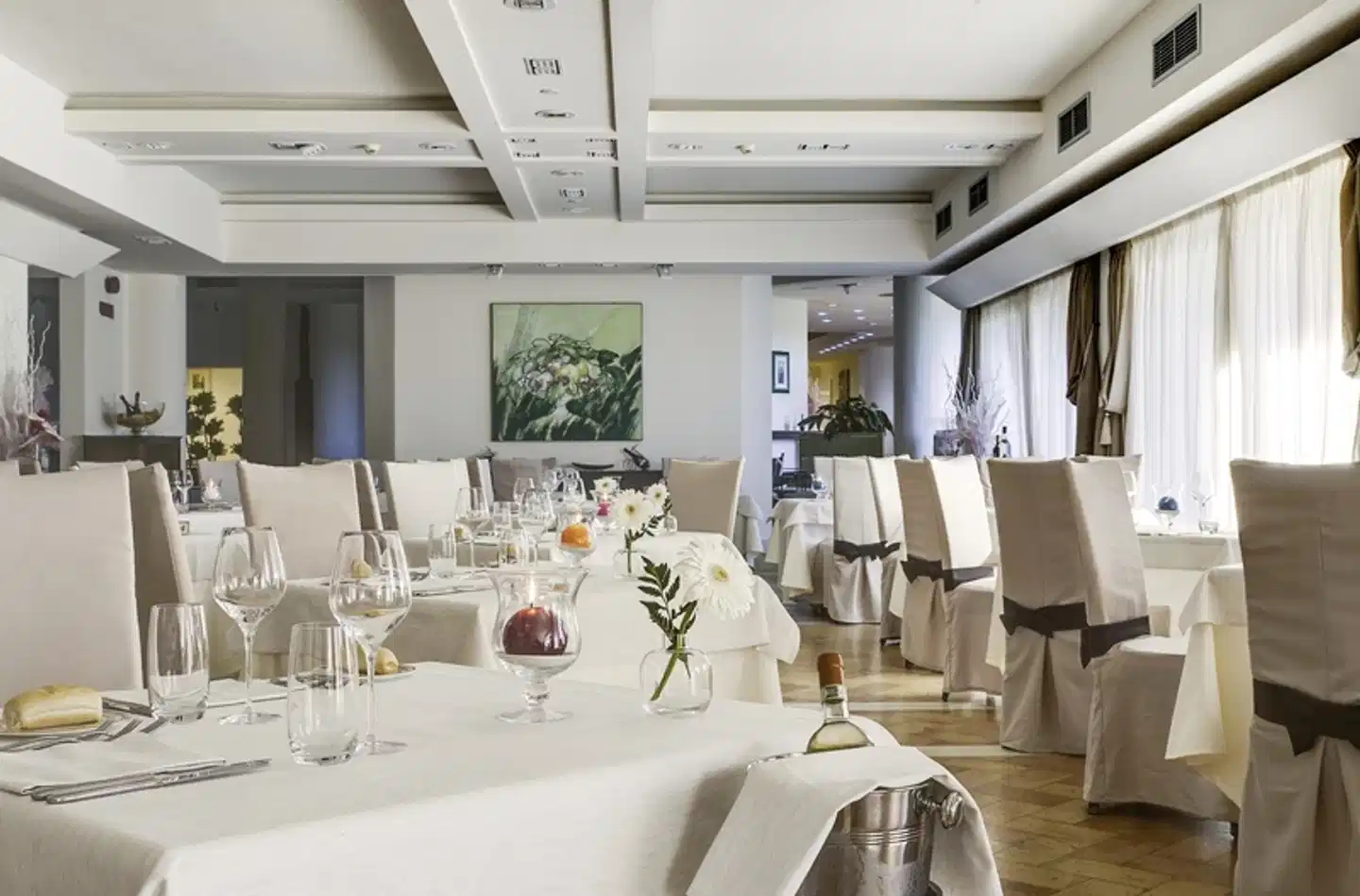 L'Ea Bianca Luxury Resort Restaurant