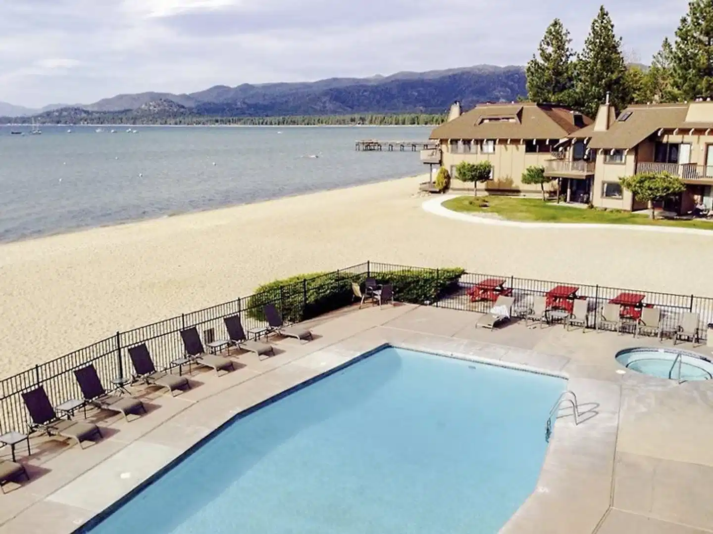 Tahoe Lake Shore Lodge & Spa Pool