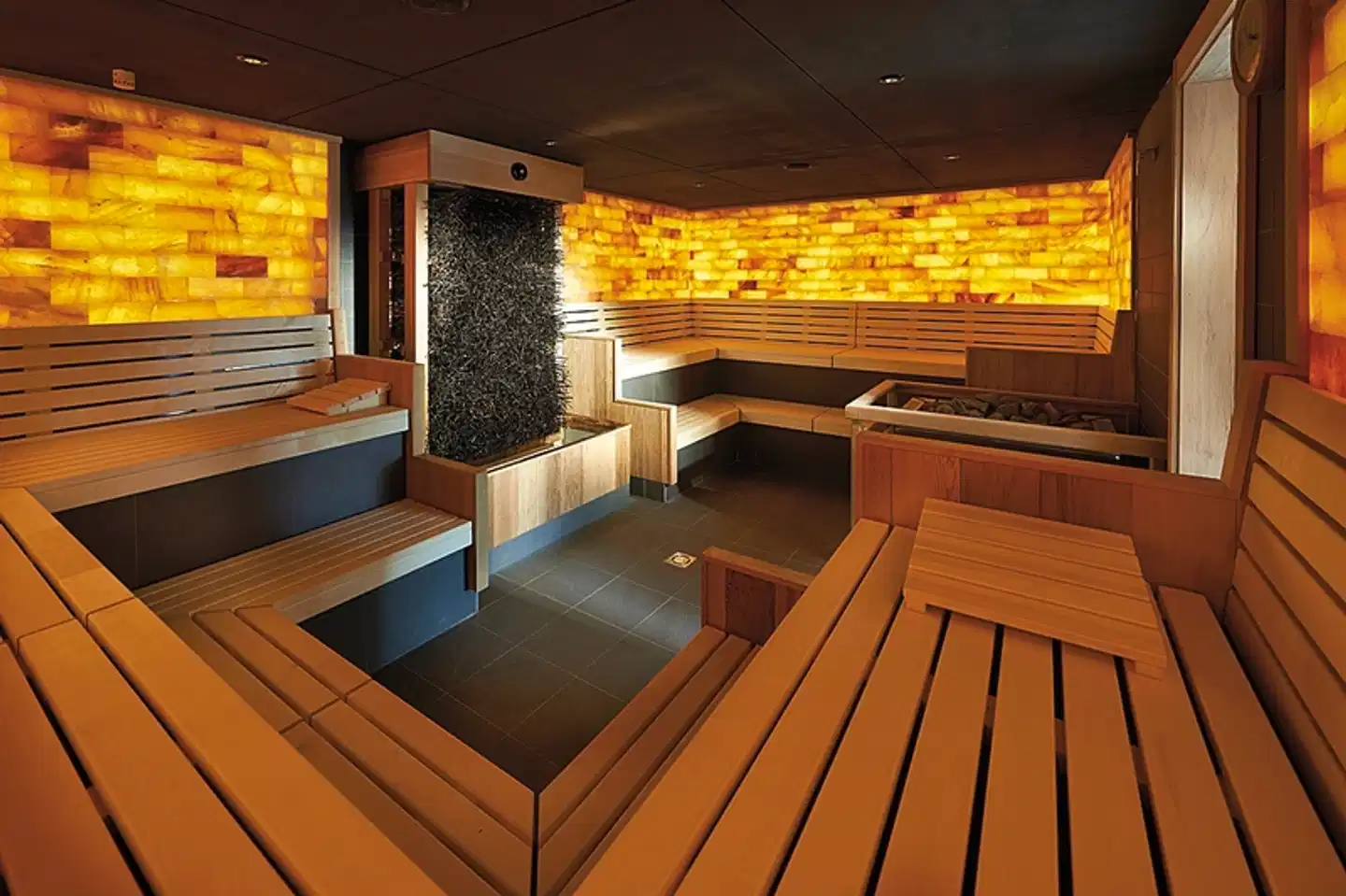 bora HotSpaResort Wellness