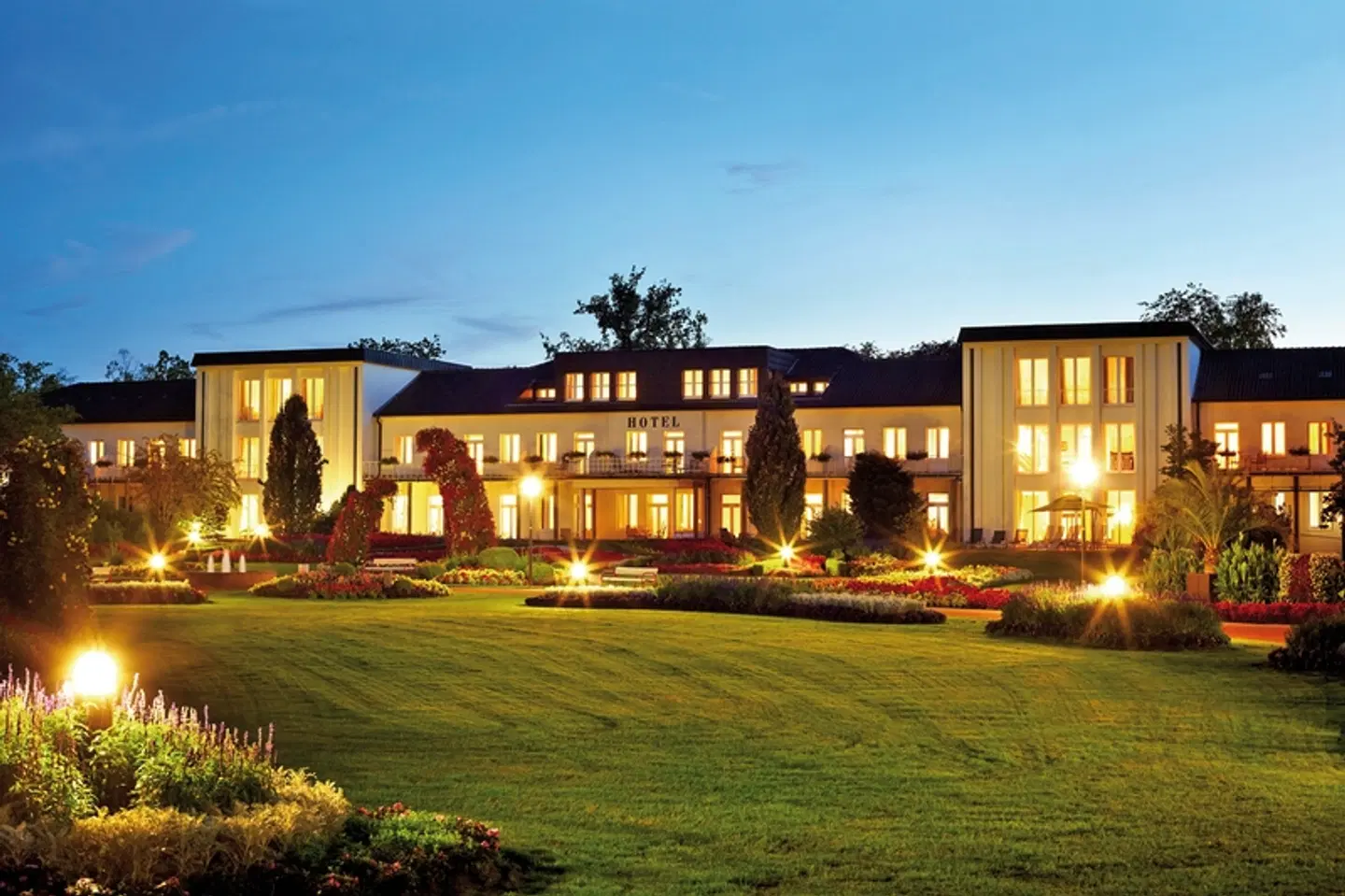 BEST WESTERN PREMIER Park Hotel & SPA EXTERIOR
