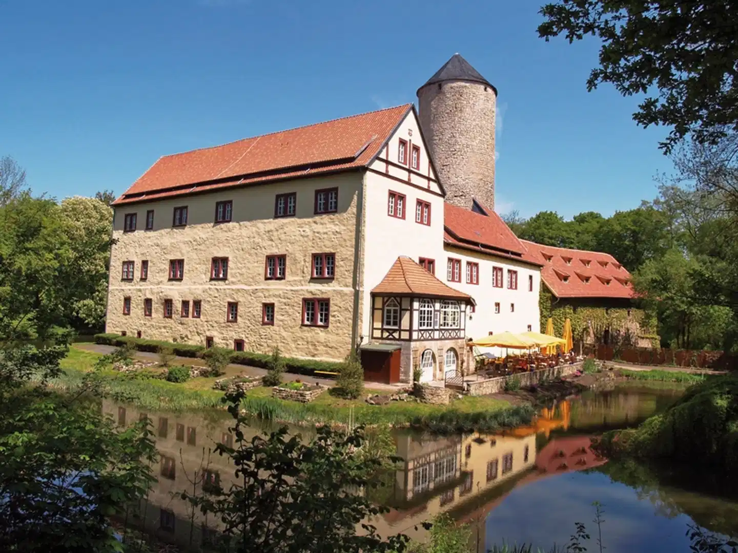 Hotel & Spa Wasserschloss Westerburg Aussenansicht