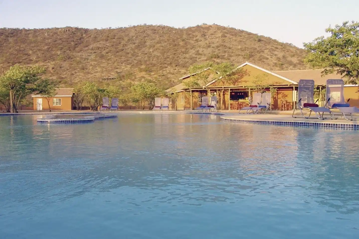 Damara Mopane Lodge Aussenansicht