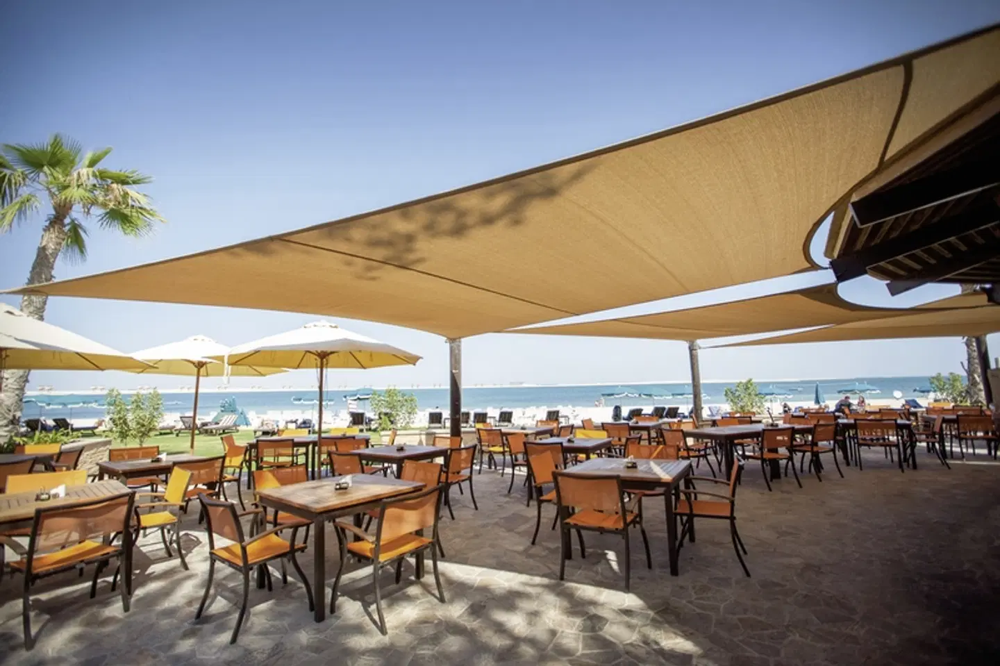 JA The Resort - JA Palm Tree Court Terrasse