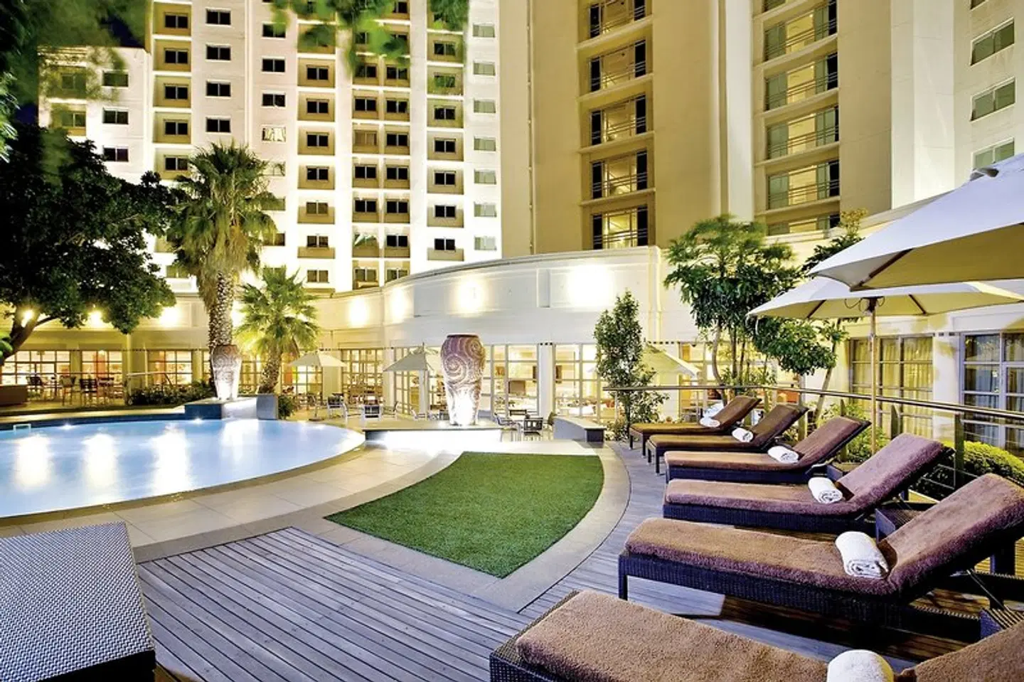 Southern Sun Waterfront EXTERIOR
