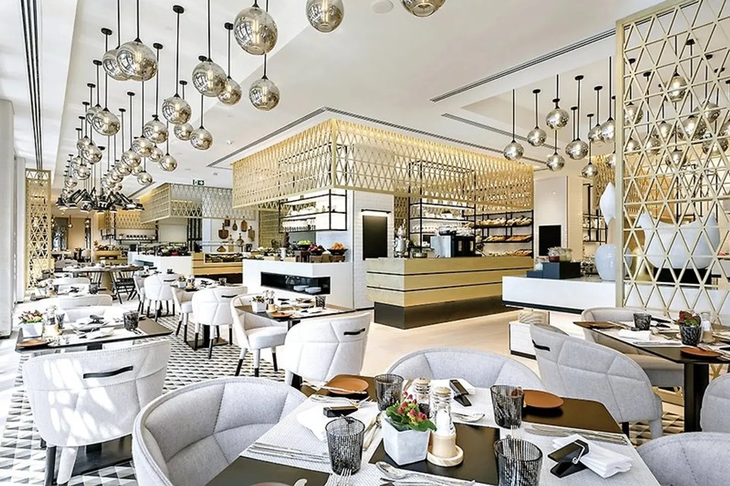 Al Bandar Rotana Bar