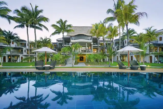 Royal Palm Beachcomber Luxury Pool