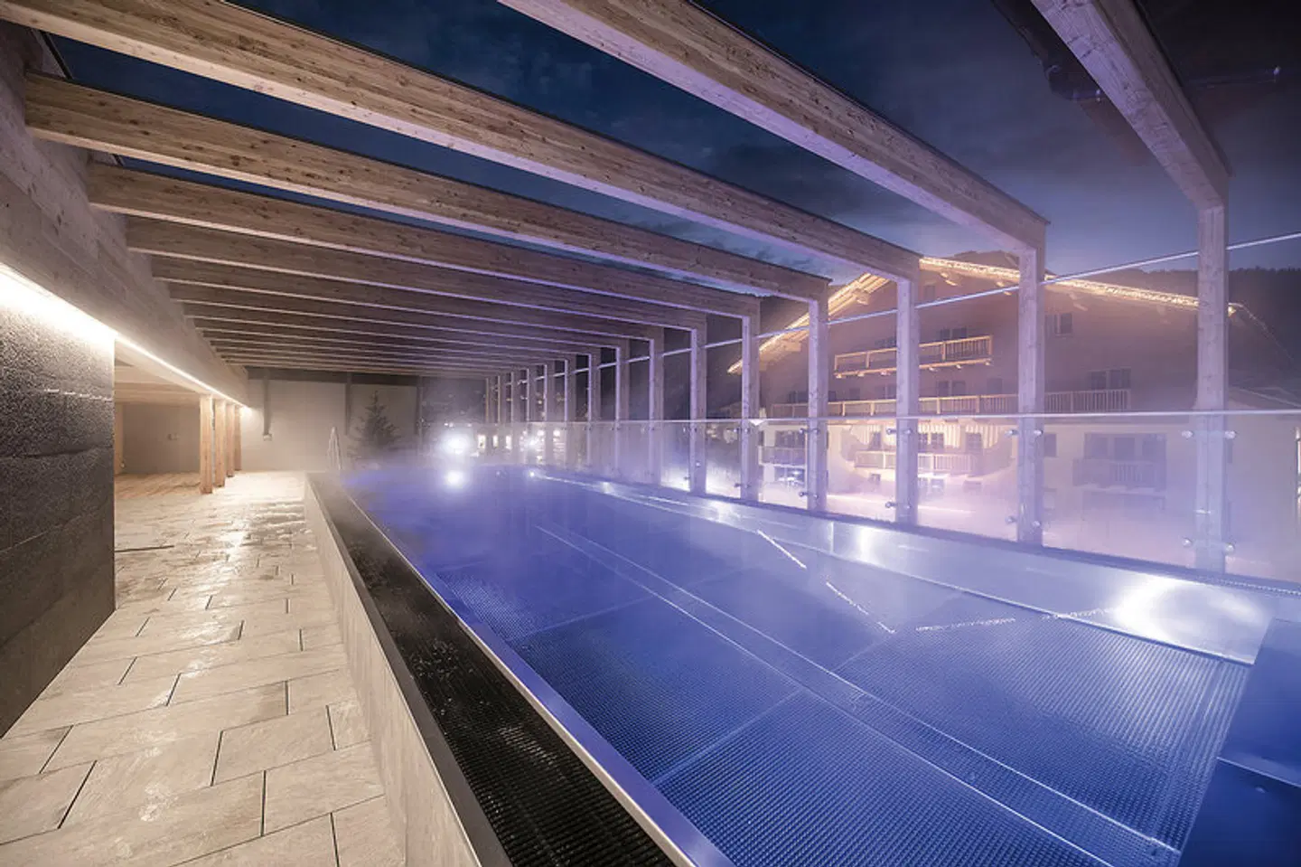 DIPS&DROPS - The First Bike And Ski Hub Hallenbad