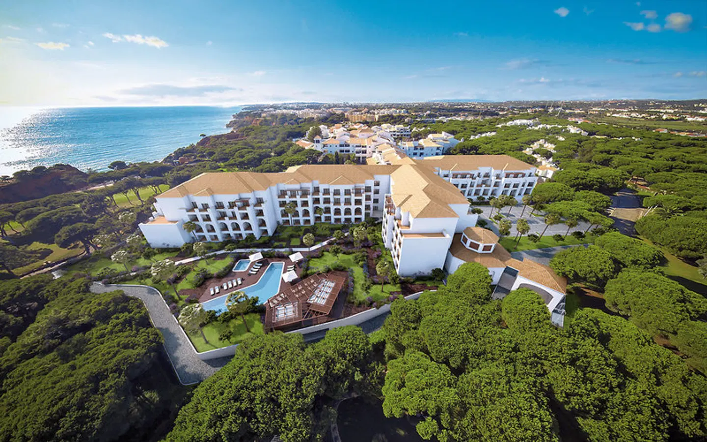 Pine Cliffs Resort: Pine Cliffs Ocean Suites & Spa EXTERIOR