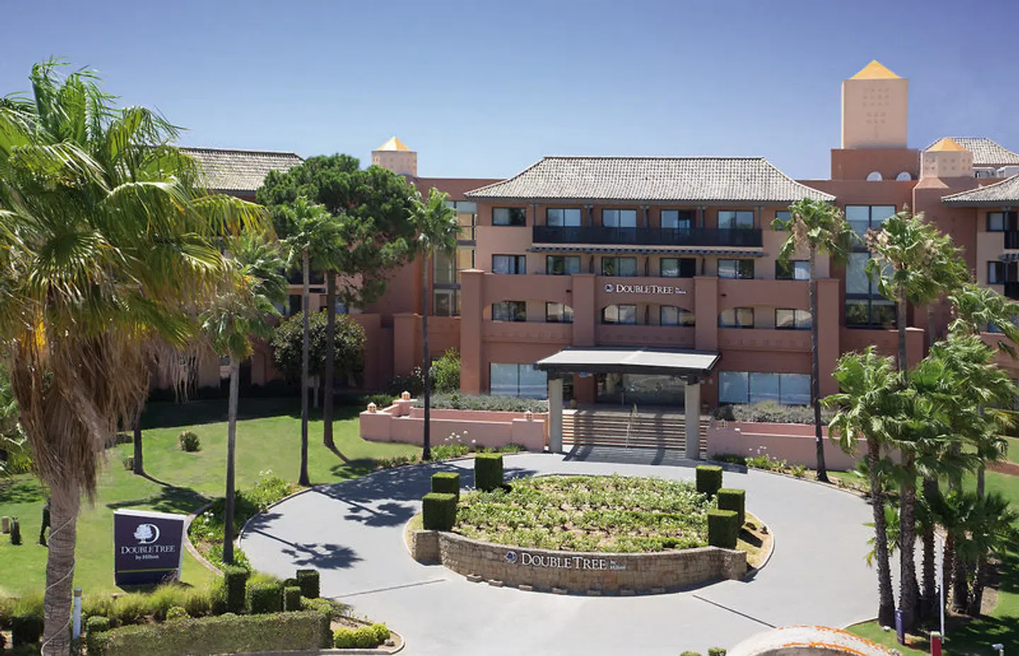 DoubleTree by Hilton Islantilla Beach Golf Resort EXTERIOR