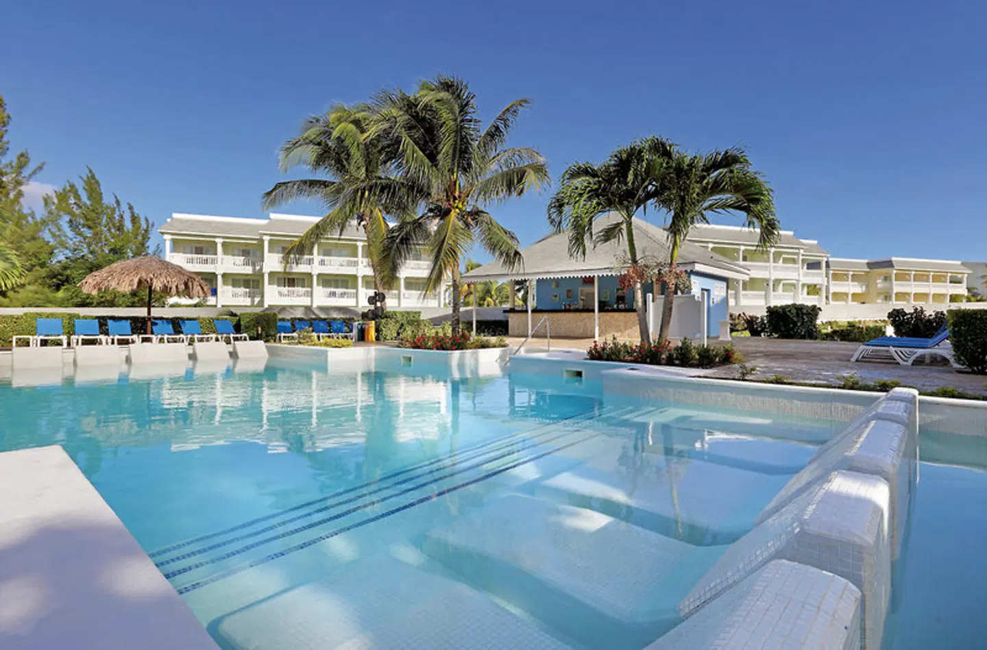 Grand Palladium Jamaica Resort & Spa OUTDOOR_POOL