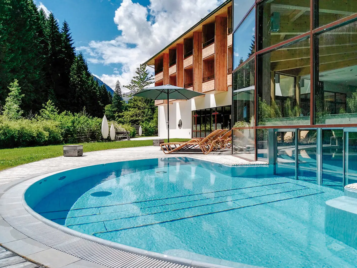 Spa Hotel Zedern Klang OUTDOOR_POOL