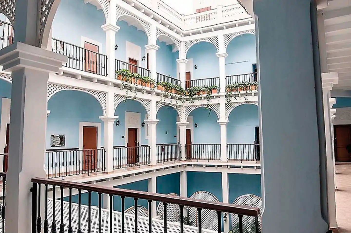 E Barcelona Hallenbad