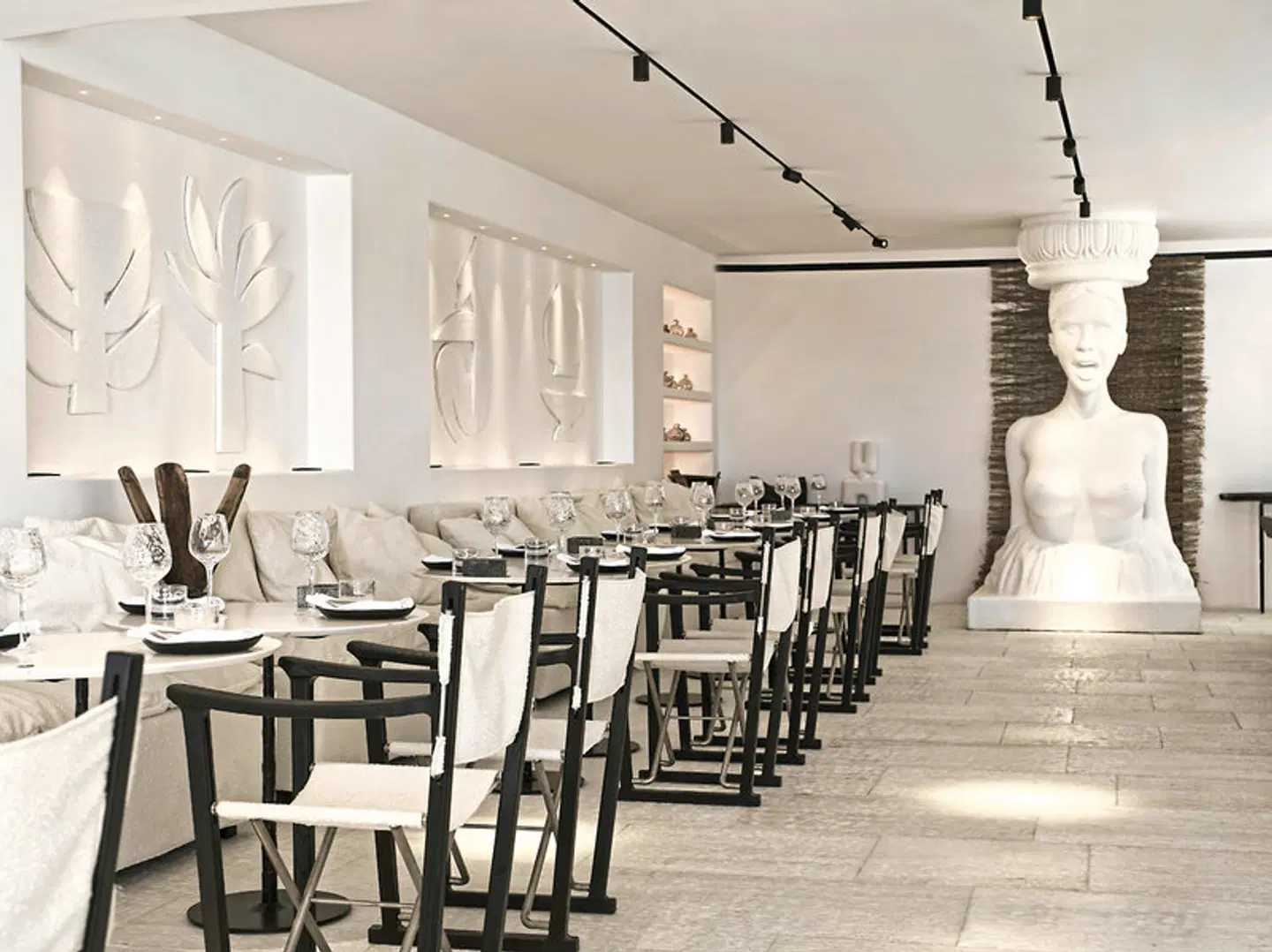 Myconian O Bar