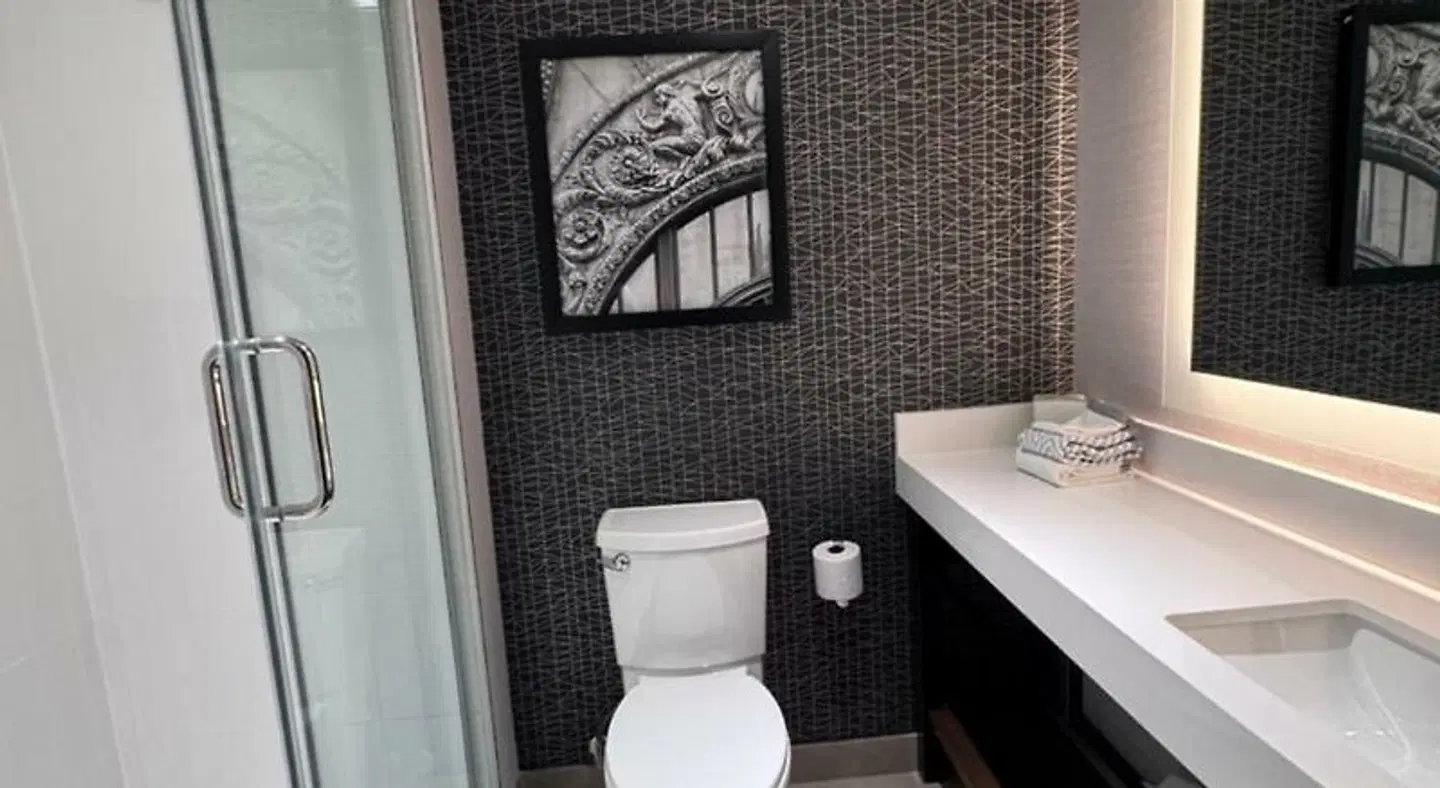 Cambria Hotel New York Times Square Badezimmer